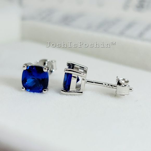 Cushion cut tanzanite earring studs in sterling silver - Picture 3 of 10